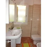 Appartamento Modern Flat With Swimming Pool And Solarium